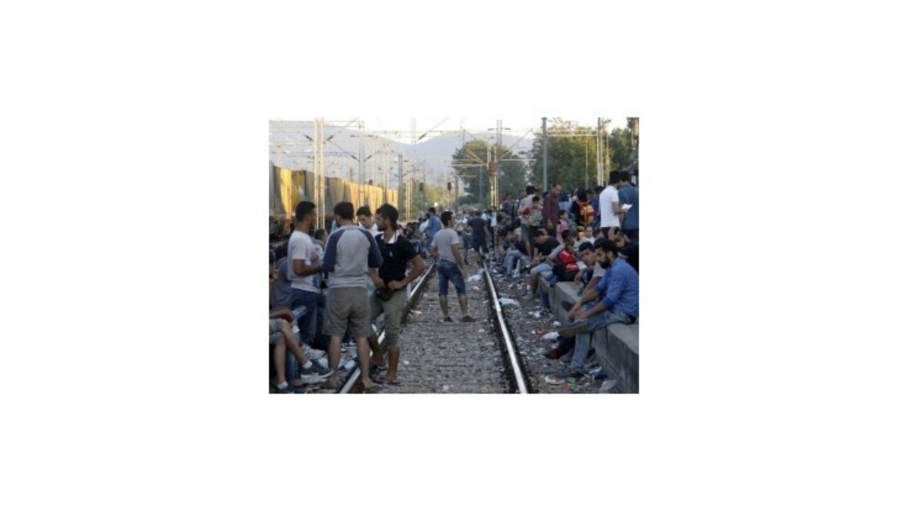 Srbi sa pri maďarských hraniciach začali ozbrojovať, boja sa migrantov