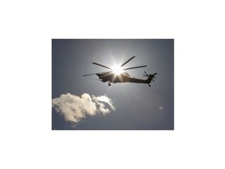 Počas leteckej šou sa zrútil bojový vrtuľník, jeden pilot pád neprežil