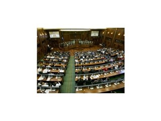 Kosovo vytvorí špeciálny súd pre vojnové zločiny, opozícia návrh kritizuje