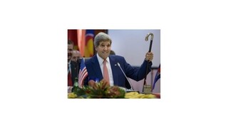 Krívajúci americký minister Kerry má exkluzívnu oporu od Kennedyovcov