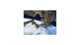 Kozmonauti na ISS vystúpili do voľného priestoru, pracovný týždeň začali čistením okien