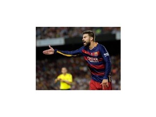 Piqué sa v odvete Superpohára hrubo vyjadril o rozhodcovej matke, hrozí mu dištanc