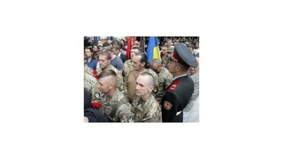 Tajní varovali pred útokmi, Ukrajina oslavuje v pohotovosti