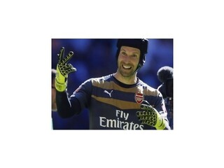 Čech sa po nevydarenom debute oklepal a zachránil Arsenal pred Liverpoolom