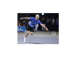Legendárny tenista McEnroe by chcel vyzvať S. Williamsovú
