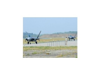 Do Poľska prileteli dve americké stíhačky F-22 Raptor