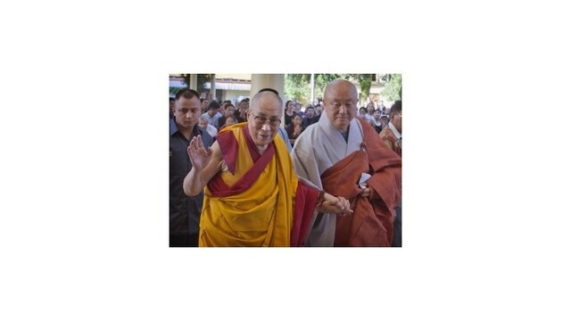 Sabotážna dalajlámova klika? Čína sa pustila do tibetského vodcu