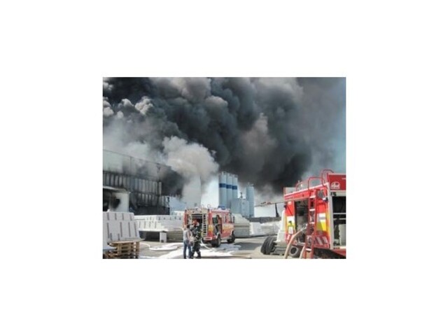 V českých strojárňach explodovali stovky ton pušného prachu