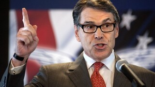 Republikán Perry odstúpil z kampane pred voľbami prezidenta USA