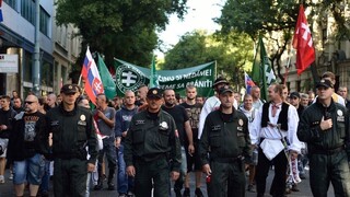 Stovky ľudí protestovali v Bratislave proti islamu, ďalší volali po tolerancii