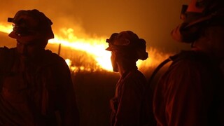 Lesné požiare v Kalifornii sa rýchlo šíria, úrady evakuovali tisíce ľudí