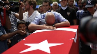 Boje a odvetné útoky medzi PKK a tureckou políciou majú obete na oboch stranách