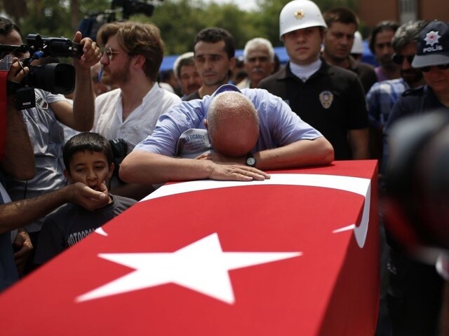 Boje a odvetné útoky medzi PKK a tureckou políciou majú obete na oboch stranách