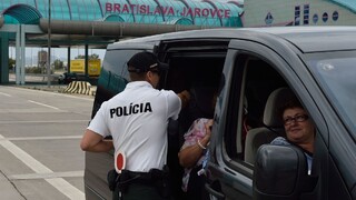 Slovensko zaviedlo hraničné kontroly, Únia udrie na pašerákov
