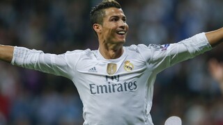 Manchesterské kluby prehrali, Ronaldov hetrik