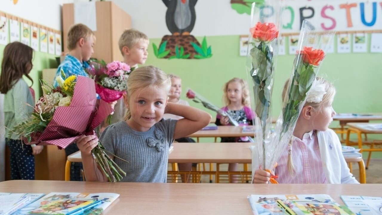 Deti v Česku nebudú môcť chodiť do školy bez plného očkovania