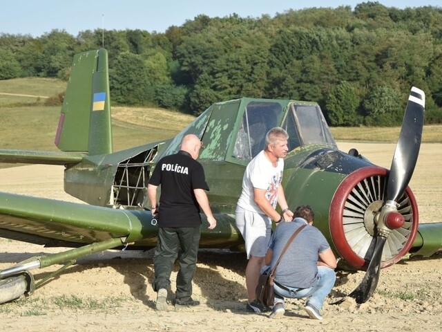 Pri obci Nižný Hrušov núdzovo pristálo neznáme lietadlo