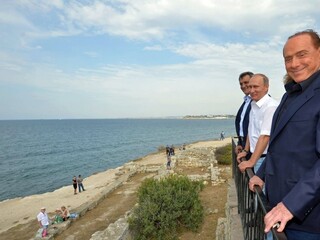 Berlusconi sa na Kryme stretol s Putinom, na Ukrajine je persona non grata