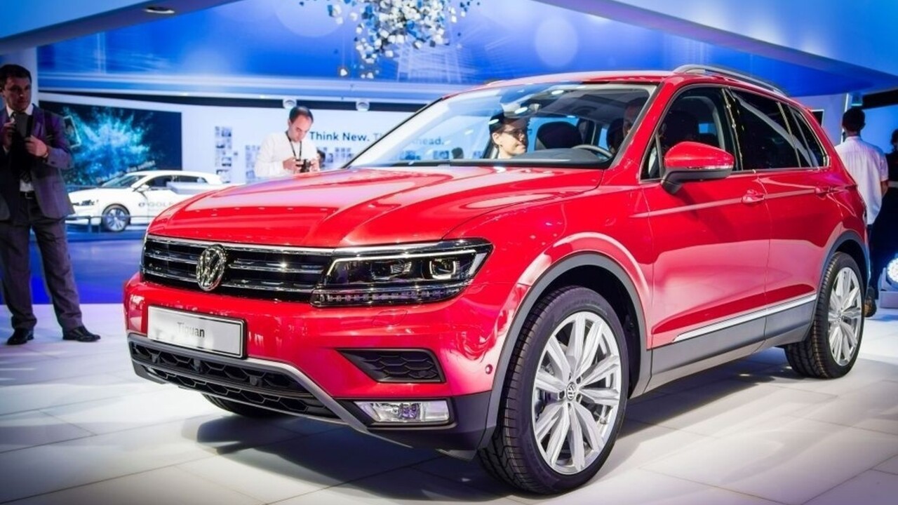 Nový Tiguan a Mégane naživo, testujeme Kiu cee'd s trojvalcom a LED svetlá v Toyote Avensis