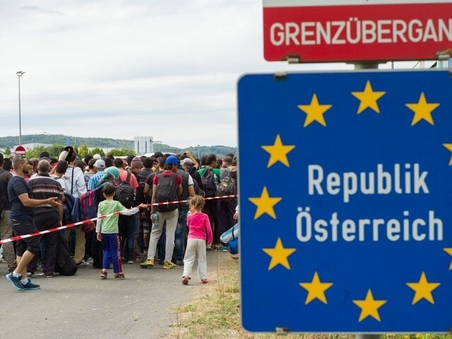 Budapešť obhajuje svoj postup s utečencami, Nemecko ruší plány na znižovanie daní