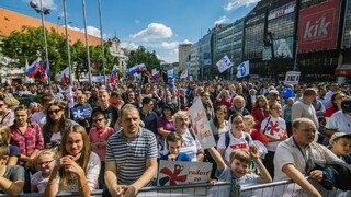 Bratislavou pochodovali desaťtisíce ľudí, žiadali lepšiu právnu úpravu ochrany života