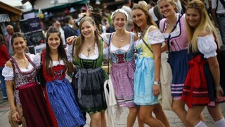 Oktoberfest navštívilo za prvý víkend okolo milióna ľudí, neodradil ich ani dážď