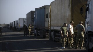 Ukrajinskí aktivisti a krymskí Tatári blokujú nákladnú dopravu smerujúcu na Krym