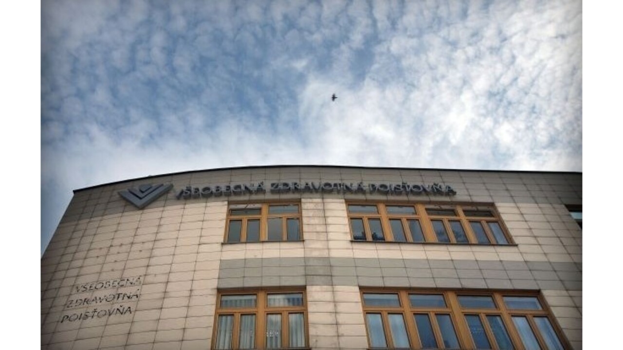 Všeobecná zdravotná poisťovňa nemocniciam platby znižovať nebude