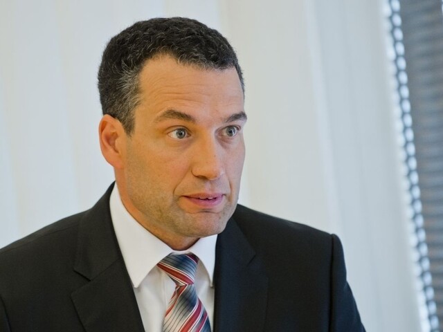 Šéf Všeobecnej zdravotnej po kauze tety Anky končí vo funkcii
