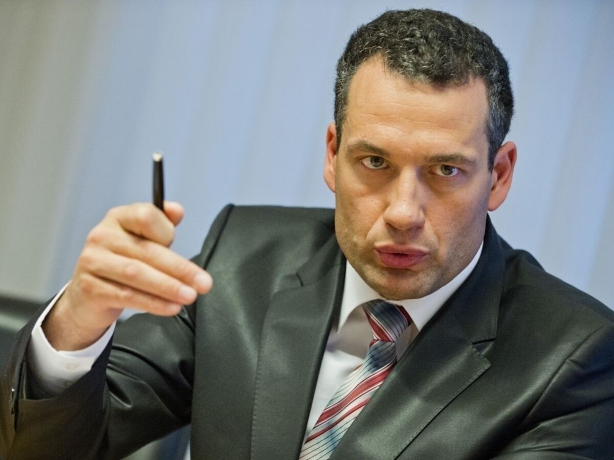 Ostáva Forai po zosadení predsedom predstavenstva VšZP?, pýta sa KDH