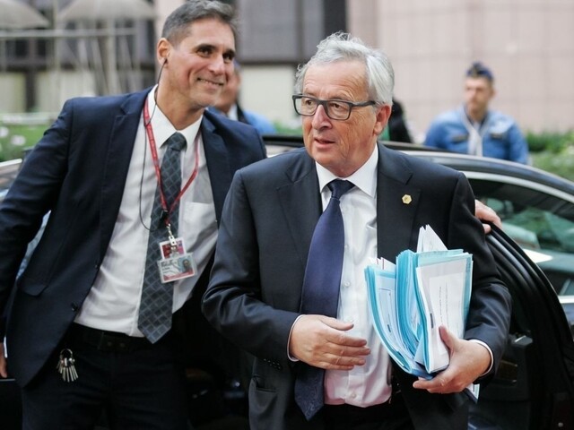 Jucker pre Úniu pripravil utečenecký balík: Toto sú hlavné body
