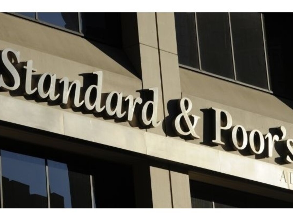 Ratingová agentúra S&P zhoršila výhľad ratingu Fínska na negatívny