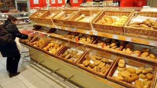 Chlieb bude lacnejší. Parlament znížil DPH na vybrané potraviny