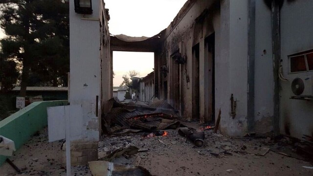 Pri bombardovaní zasiahli nemocnicu Lekárov bez hraníc, hlásia 19 obetí