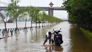 Ničivé povodne vo Francúzsku spustili rabovanie opustených domov