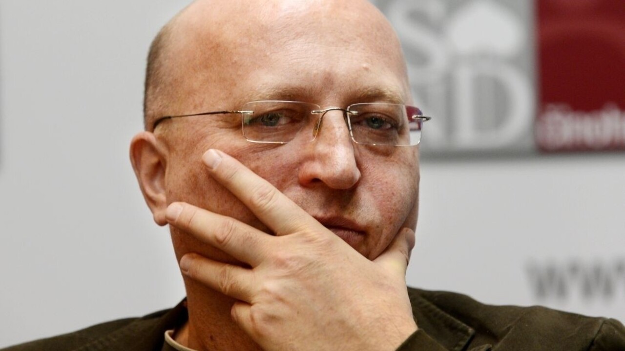 SND zbiera peniaze pre divadlá, ktorým Kotleba stopol granty