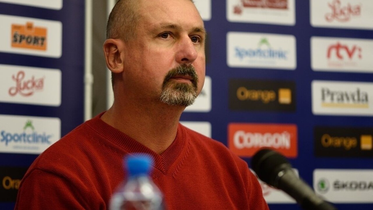 Pre štrajk hokejistov čaká reprezentačného trénera komplikovaná nominácia