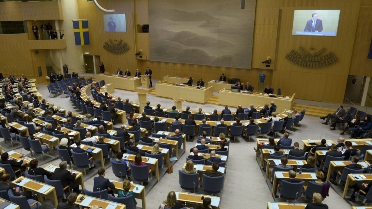 Švédi vidia v Rusoch reálnu hrozbu, stredopravé strany presadzujú vstup do NATO