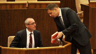 Justícia dostane o desiatky miliónov viac, štrajk úradníkov je zatiaľ zažehnaný