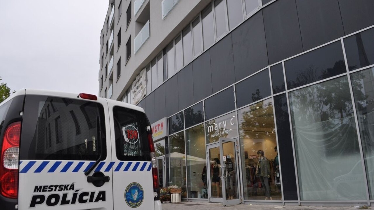 Obyvateľom nebezpečného piešťanského Centroomu zabezpečili ubytovanie