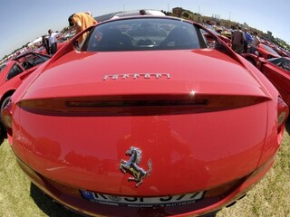 Koncern Fiat Chrysler Automobiles spustil predaj akcií Ferrari