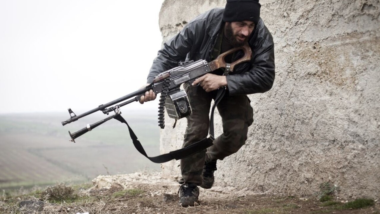 Sýrski povstalci dostali muníciu, zhodili im ju americké lietadlá