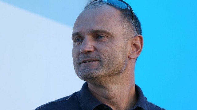 Česká polícia počas veľkej akcie zadržala exministra vnútra