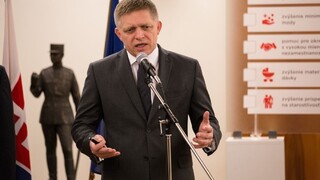 Fico podpísal nariadenie o zvýšení minimálnej mzdy o 25 eur