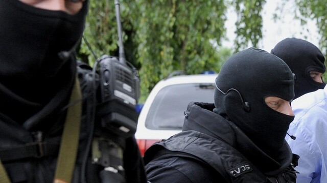 Po veľkej akcii českej polície obvinili olomouckého hajtmana