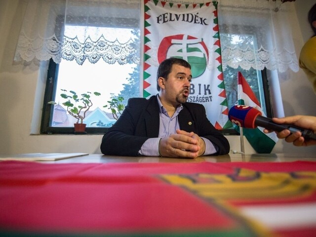 Politici kritizujú slovenskú kanceláriu Jobbiku, možno zmenia zákon