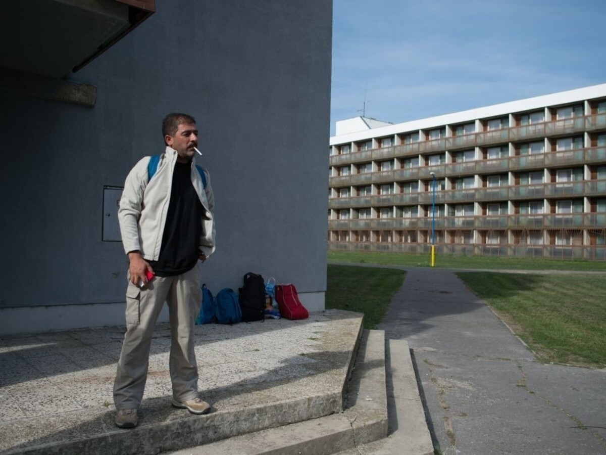 Pre zmeškanie presunu na Slovensko môžu migranti skončiť na ulici