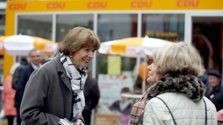 Deň pred voľbami pobodali kandidátku na starostku Kolína nad Rýnom