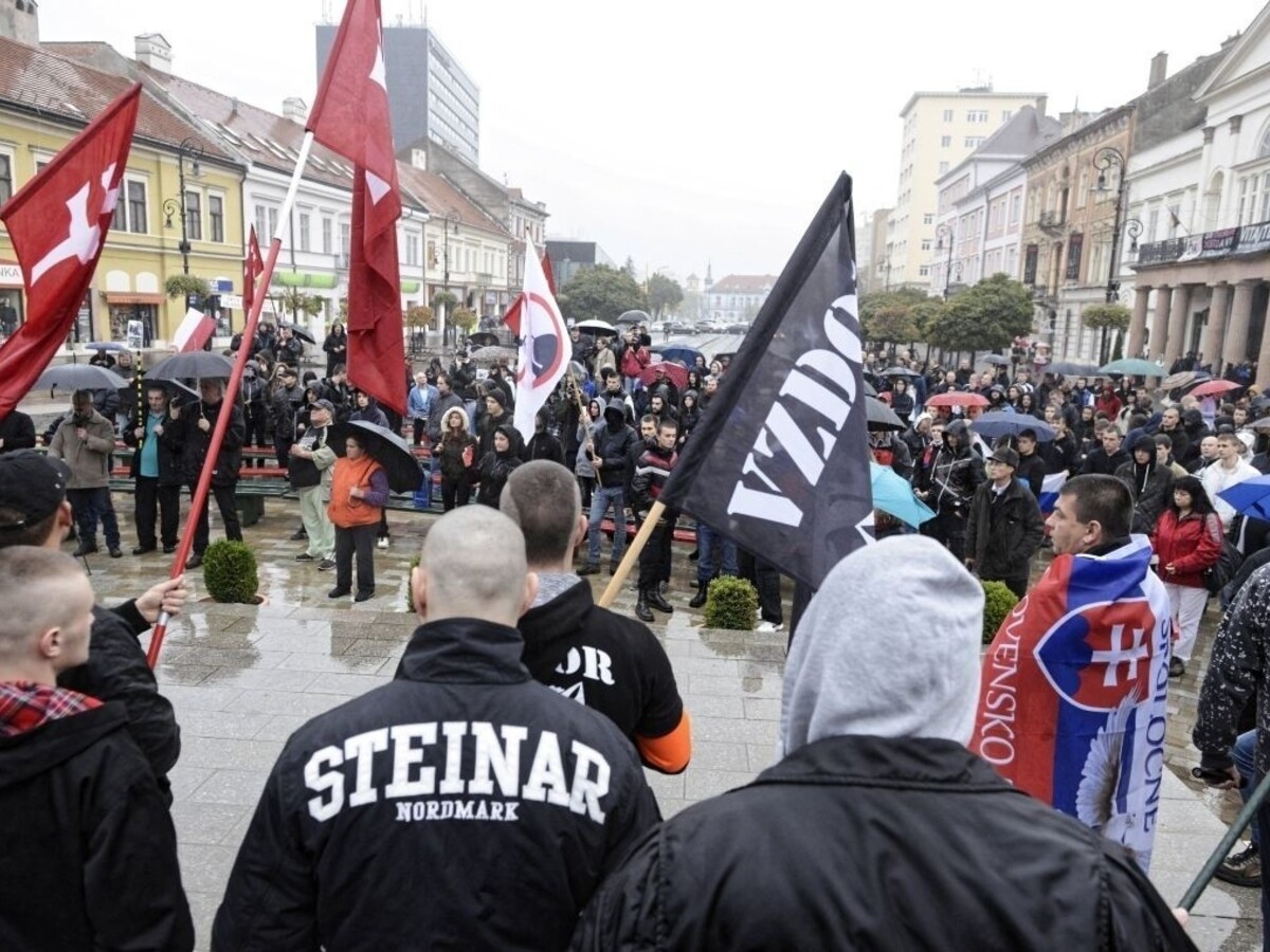 Košice zaplavili stovky demonštrantov, Kotleba chýbal