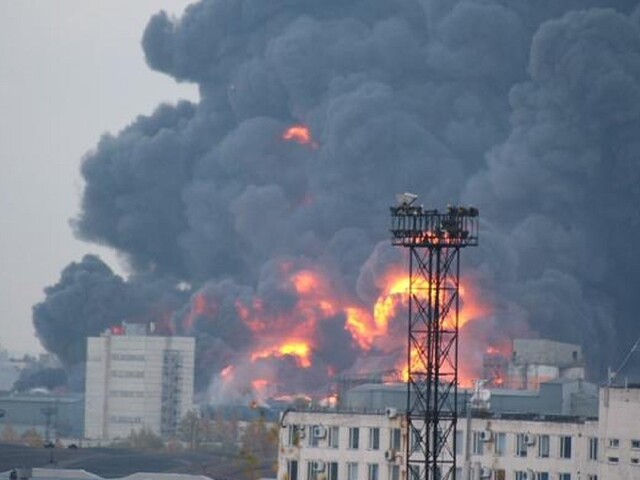 V Petrohrade vypukol rozsiahly požiar, situáciu komplikuje silný vietor